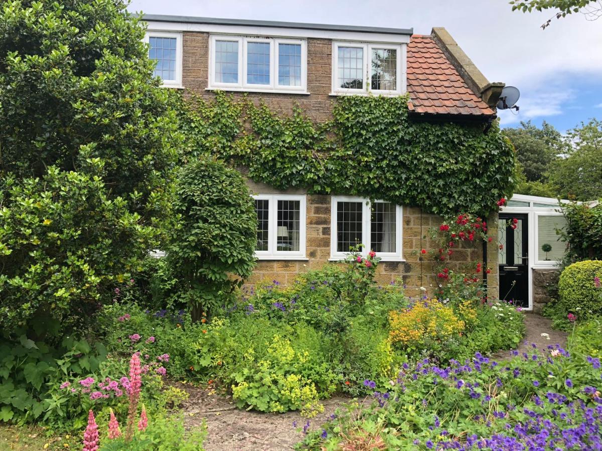 Scalby Grove Cottage Scarborough Exterior photo